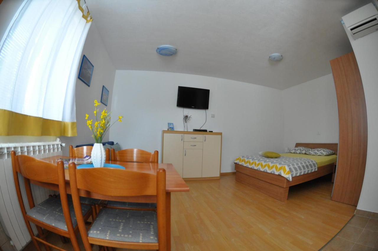Apartma Brnistra Ginestra Κόπερ Εξωτερικό φωτογραφία